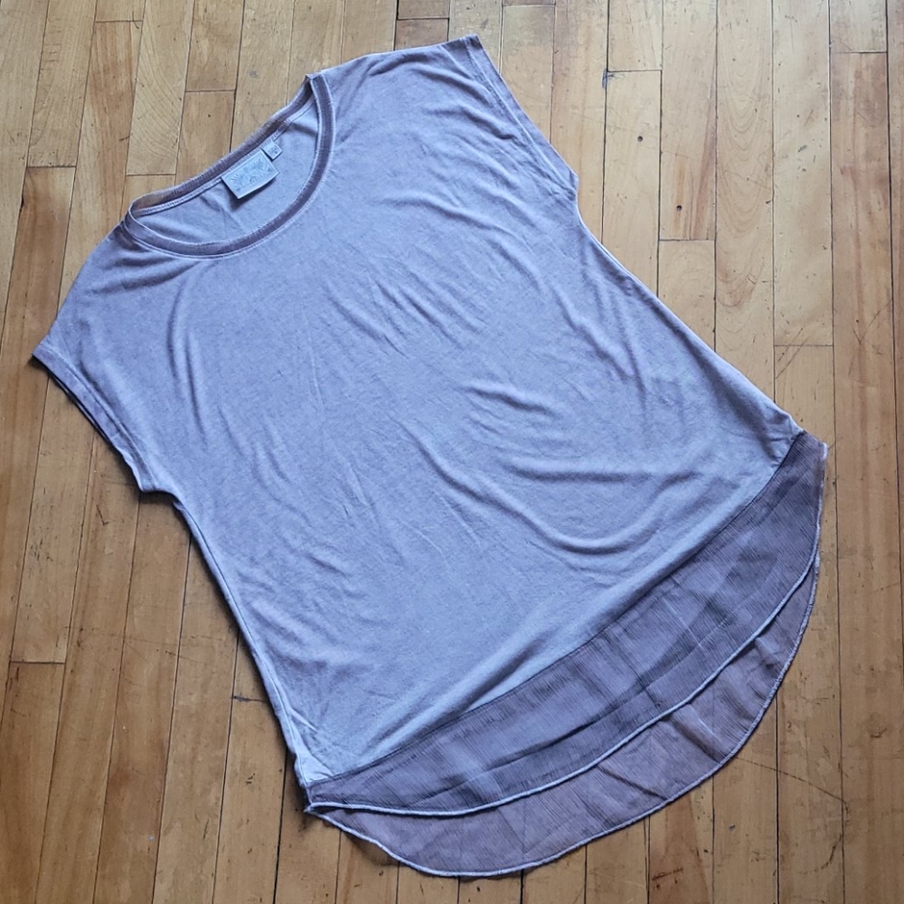 Dantelle / Soft tee with sheer trim